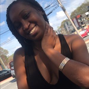 Meet your Posher, Lateefa